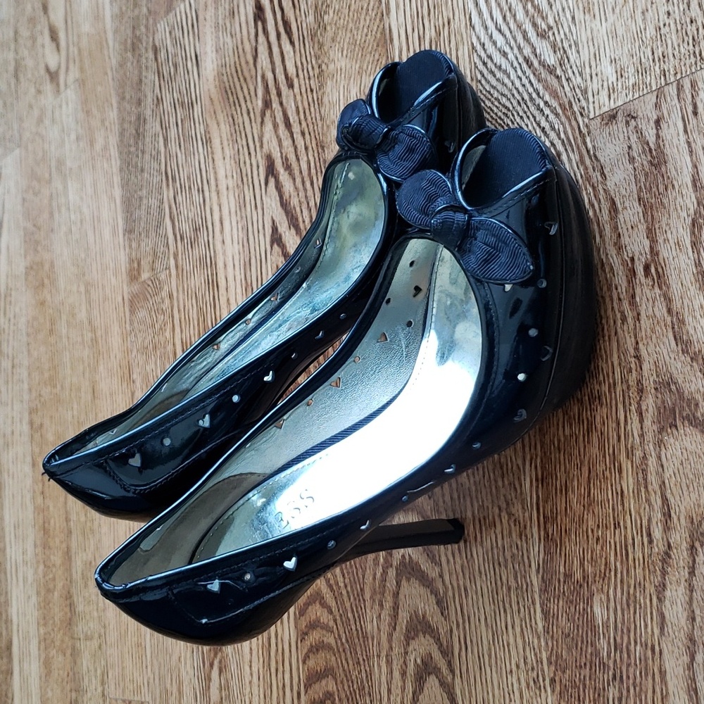 (6M) Guess by Marciano Eyelet Heart Design Stilletto Heels Date Night Evening